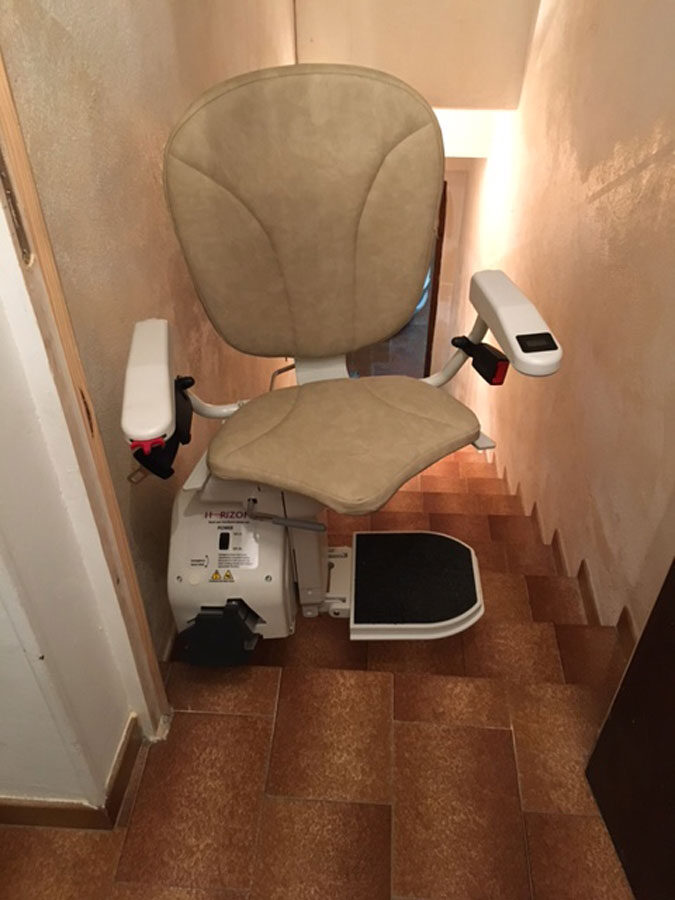 domilib_monte-escaliers-horizon-plus-assise-ergo-plus_-siege-pivote-a-l_arrivee_bargemon-83830