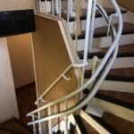 Différence entre un monte-escalier mono-rail et un double-rail ?