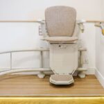 Coût d’un monte-escalier : prix, aides et conseils pour bien choisir